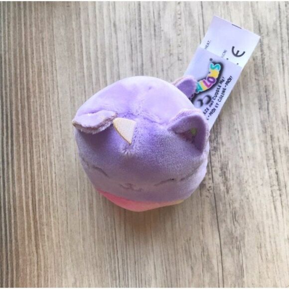 Mystery Micromallow Cat 2.5" - Squishmallow - Picture 4 of 6